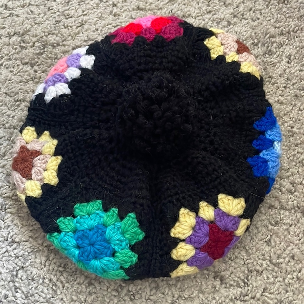 Granny square beret with pom-pom